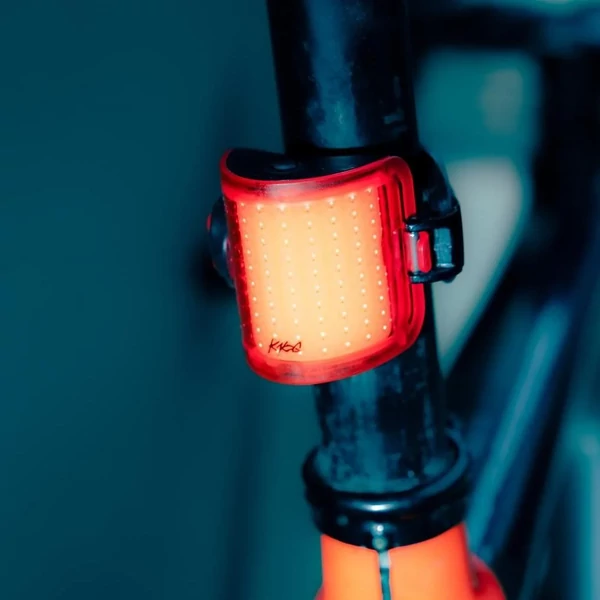 knog-blinder-mini-hatso-lampa-5